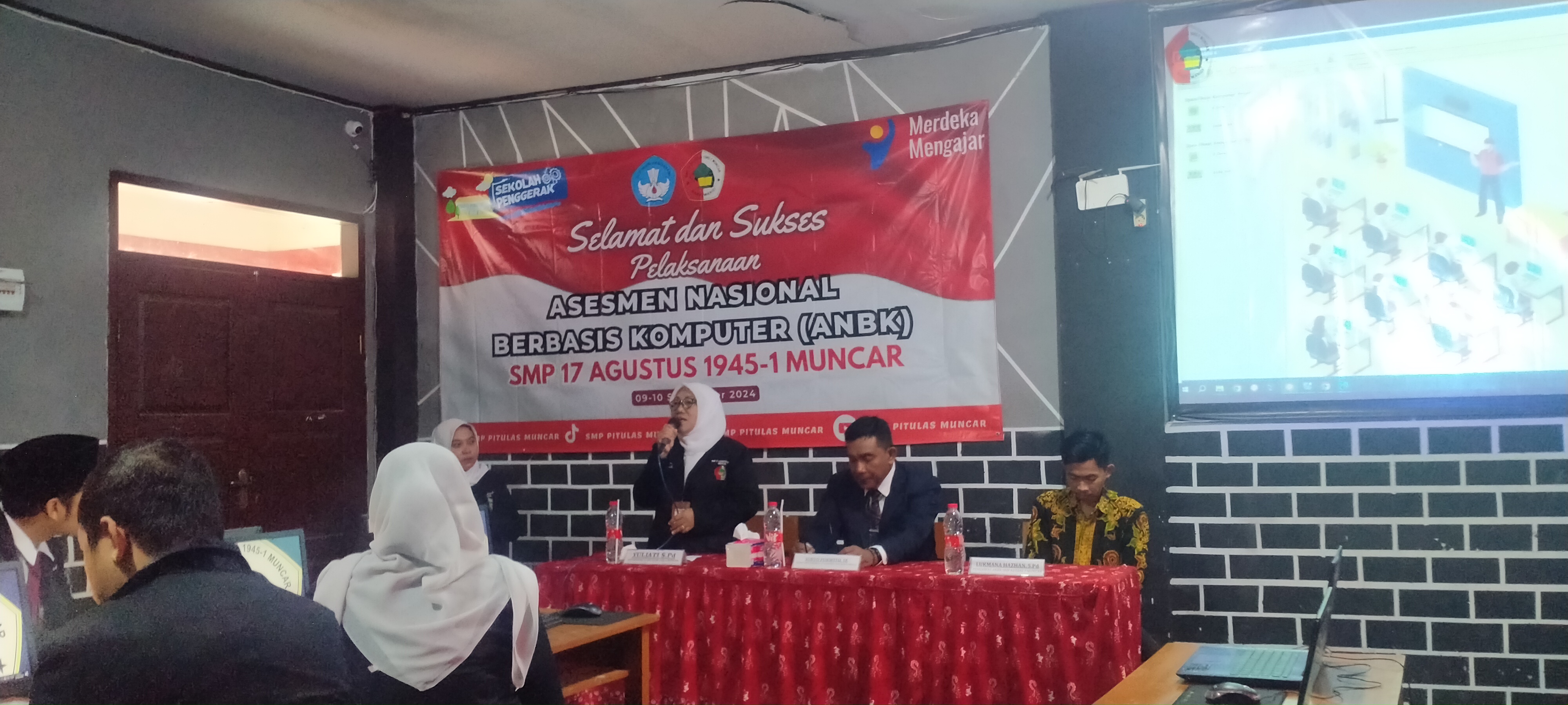 Pelaksanaan ANBK 2024 Hari Pertama di SMP 17 Agustus 1945-1 Muncar Berjalan Lancar